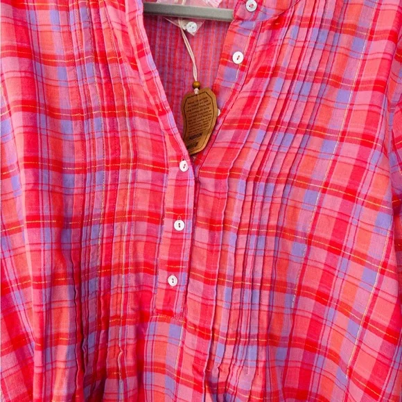 Plaid Button-Up Women's Top - Picture 4 of 8